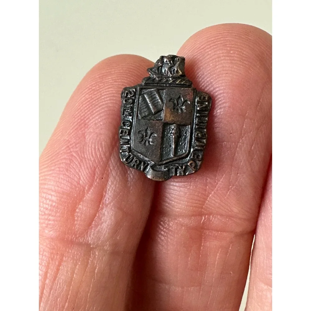 20th Century Typewriting Pin Silver Tone Small Brooch Award Crest Lapel